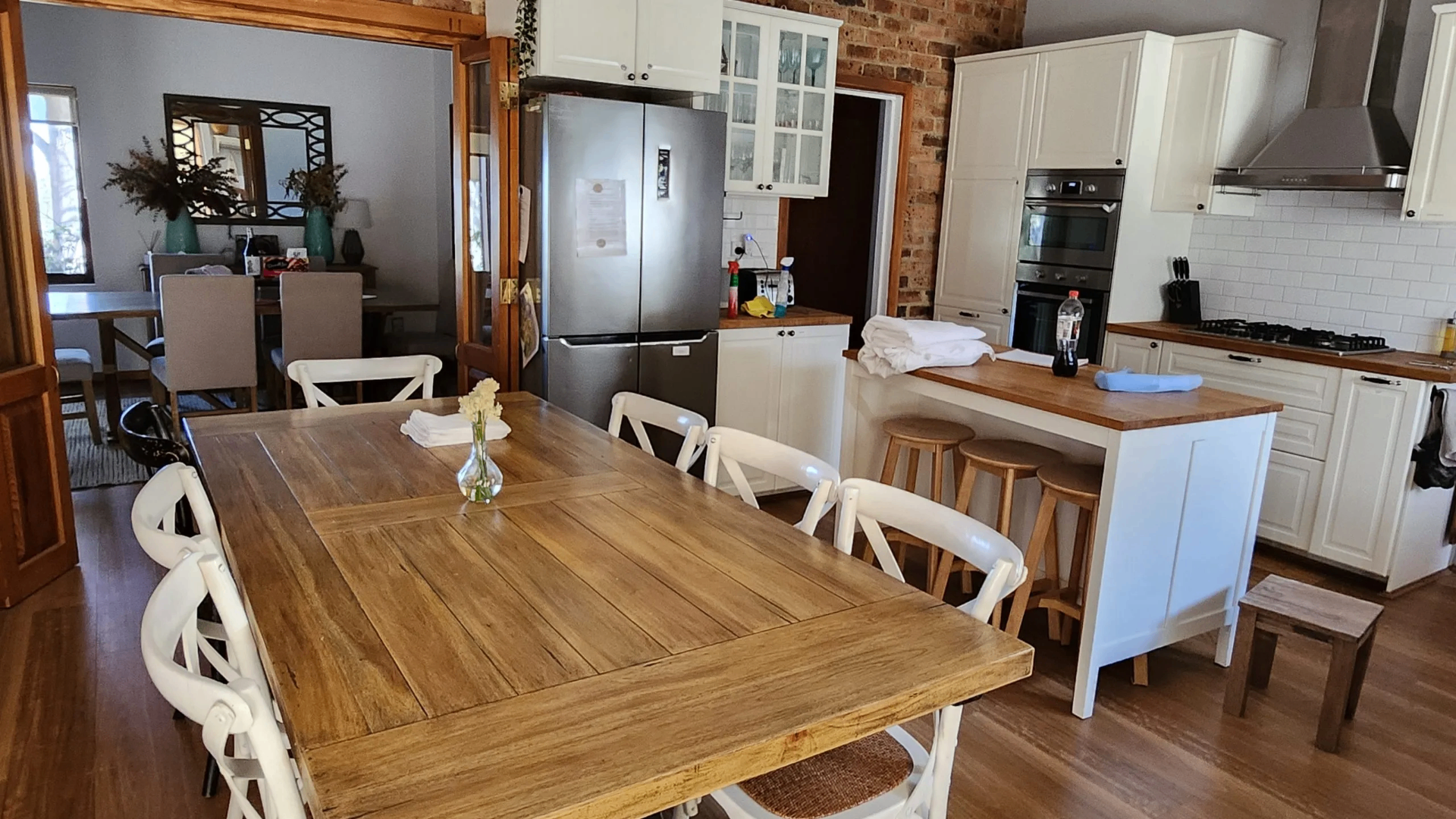 Open plan kitchen and dining