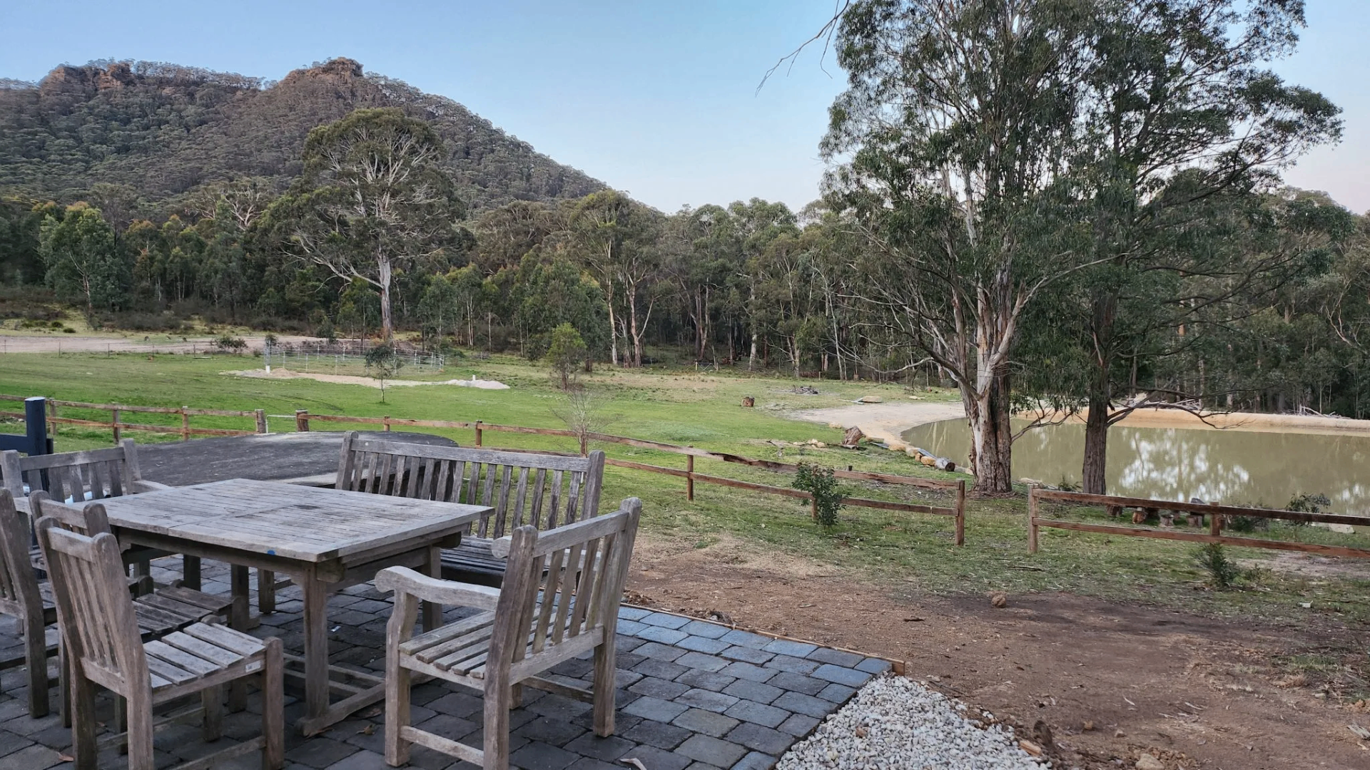 Homestead outdoor dining with mountain views